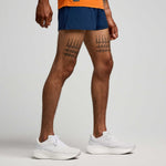 SAUCONY - OUTPACE 3INCH SHORT Men - Rev Online